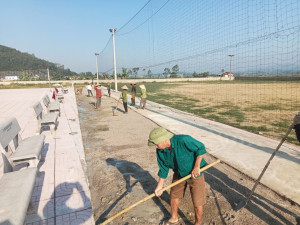 Nhân dân Nghi Công Bắc ra quân VSMT chuẩn bị công tác Thẩm định NTM nâng cao